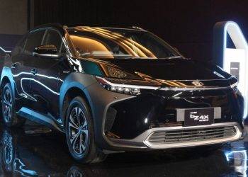 Mobil Listrik Toyota bZ4X Resmi Dipasarkan Di Indonesia, Harga Tembus Rp 1 Miliar