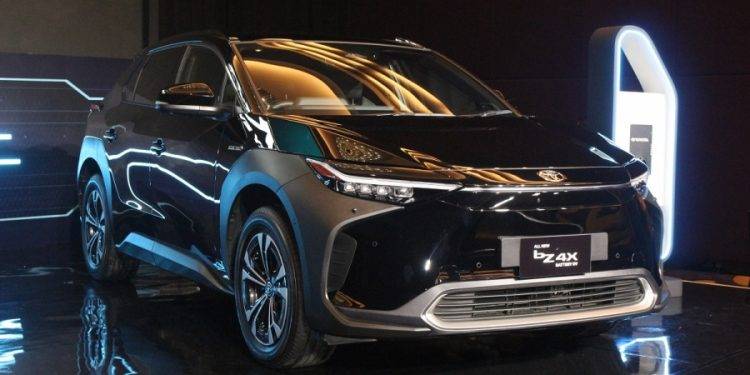 Mobil Listrik Toyota bZ4X Resmi Dipasarkan Di Indonesia, Harga Tembus Rp 1 Miliar