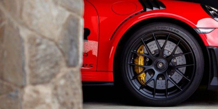 Musim Hujan, Perhatikan Tekanan Ban Agar Saat Mengerem Tidak Tergelincir