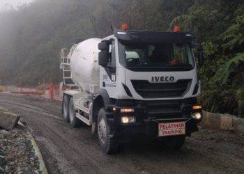 Ngeri-ngeri Sedap, Ini 3 Tips Mengemudi Truk Heavy Duty di Medan Pegunungan