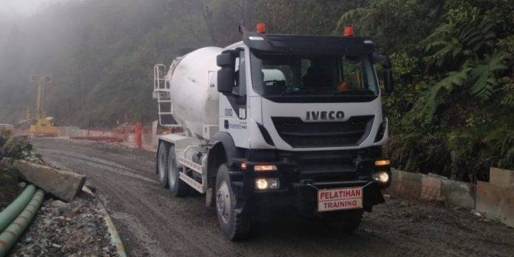 Ngeri-ngeri Sedap, Ini 3 Tips Mengemudi Truk Heavy Duty di Medan Pegunungan