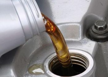 Oli Mobil Sangat Tidak Disarankan untuk Digunakan Pada Motor, Begini Penjelasannya