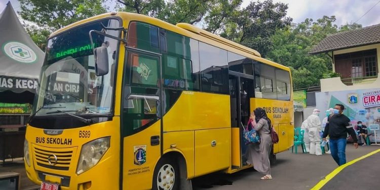 Pemprov DKI Kembali Alihfungsikan Bus Sekolah untuk Evakuasi Pasien Covid-19