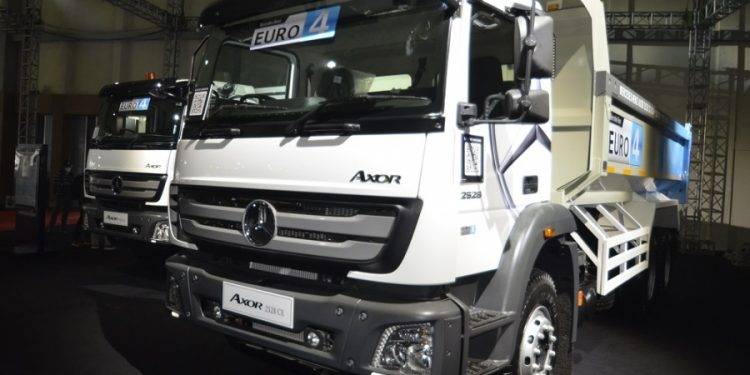 Percepat Dekarbonisasi, DCVI Kenalkan Truk Mercedes-Benz Axor 2528CX Euro 4 di Palembang