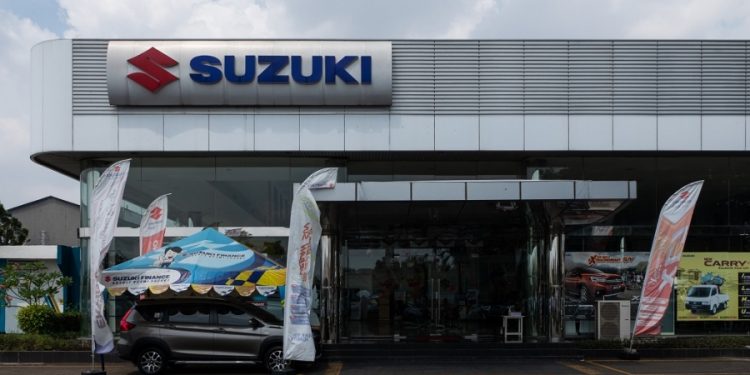 Peringati Hari Kesehatan Nasional, Suzuki Berikan Service Gratis Untuk Ambulans