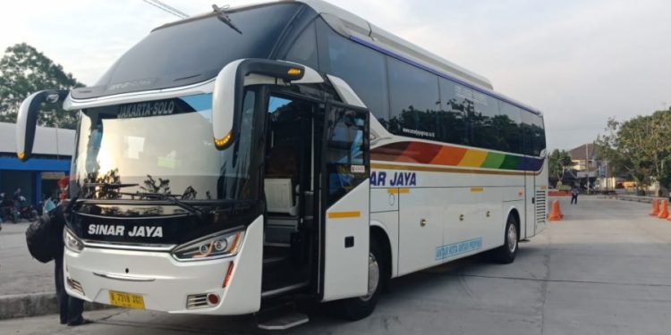 Pernah Meledak, PO Sinar Jaya Larang Penumpangnya Charge Power Bank