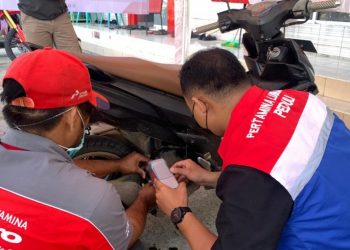 Pertamina Lubricants Salurkan Bantuan dan Ganti Oli Gratis untuk Warga Majene dan Mamuju