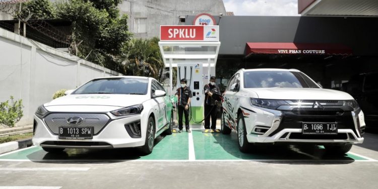 Pertamina Resmi Operasikan SPBU Listrik Pertama di Indonesia