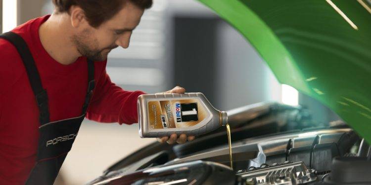 Porsche Centre Jakarta Berikan Servis Gratis untuk Kendaraan Impor Pribadi