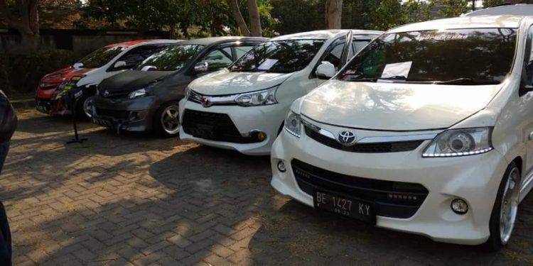 Rayakan Hari Jadi ke-17, AXIC Salurkan Ratusan Sembako kepada Nakes