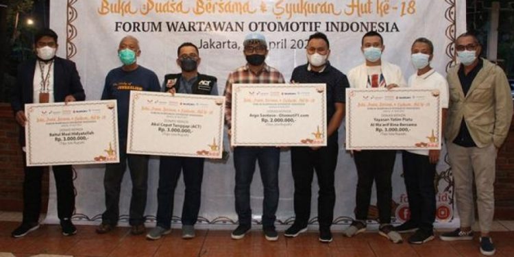 Rayakan Hari Jadi ke-18, Forwot Gelar Bukber dan Kegiatan Sosial