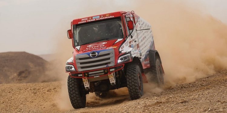 Reli Dakar 2022: Tim Hino Sugawara Capai Garis Finish dengan Truk Hybrid