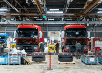 Renault Akan Hancurkan Truk yang Tempuh Jutaan Kilometer, Ambil Suku Cadang Untuk Daur Ulang