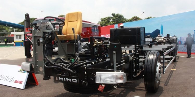 Sasis Bus Hino RM 280 Euro4, Penuhi Kebutuhan Segmen Bus AKAP