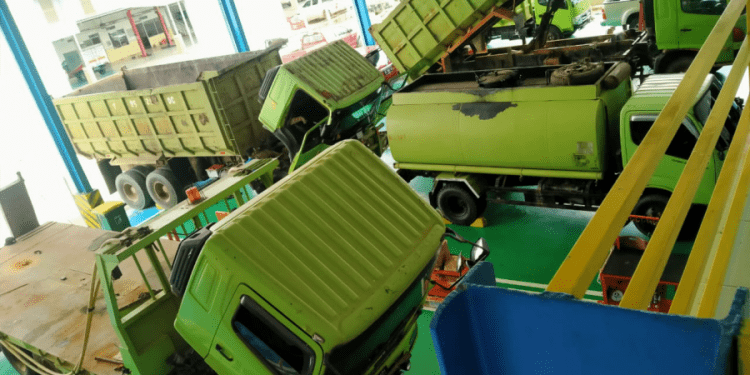 Sebelum Berangkat Angkut Barang, Sopir Truk Wajib Periksa Kondisi Kendaraan