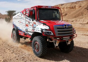 Sempat Tersandung Skandal Emisi, Tim Hino Sugawara Tetap Berlaga Di Reli Dakar 2023