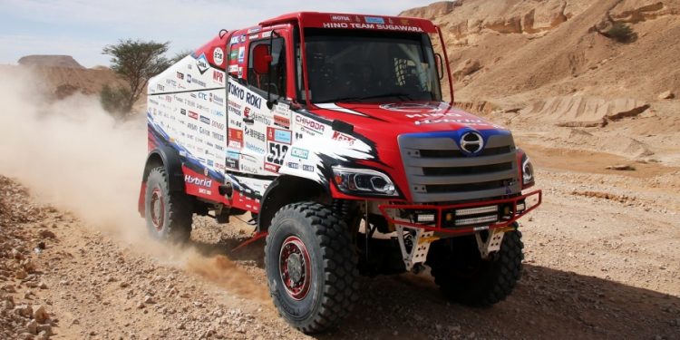 Sempat Tersandung Skandal Emisi, Tim Hino Sugawara Tetap Berlaga Di Reli Dakar 2023