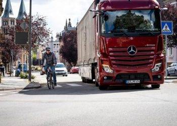 Sideguard Assist Bikin Nyetir Truk Mercy Makin Aman