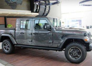 Simak Fitur dan Spesifikasi Terbaru Jeep Wrangler dan Gladiator Model 2021