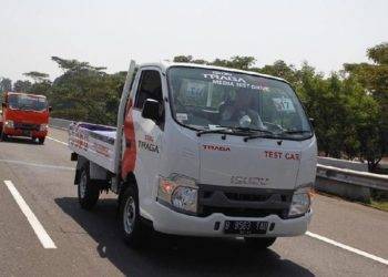 Simak Nih, Tips Mengemudi Kendaraan Niaga Ala Isuzu, Bikin Hemat BBM