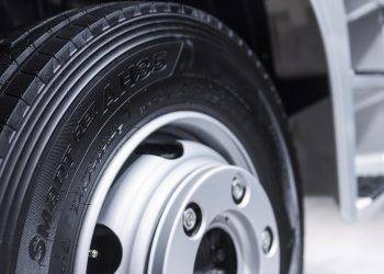 Simak Tips Menjaga Keawetan Ban Radial pada Kendaraan Niaga