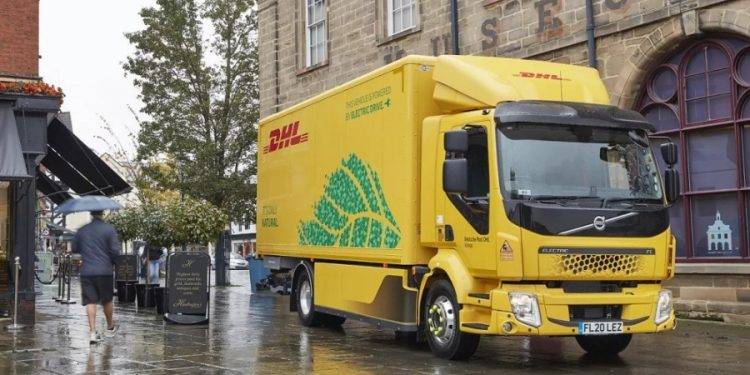 Sinergitas Volvo Trucks dan DHL, Percepat Transisi Armada Elektrifikasi