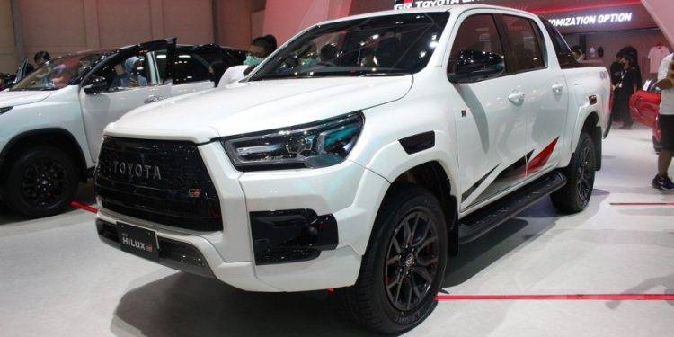 Spesifikasi Lengkap Toyota New Hilux GR Sport, Tenaga Semakin Buas