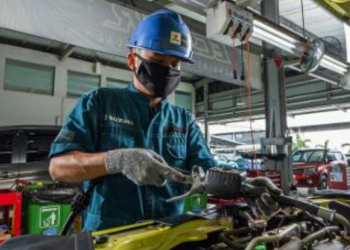 Suzuki Tawarkan Cek Kendaraan Gratis dan Diskon Suku Cadang Bagi Korban Banjir di Semarang