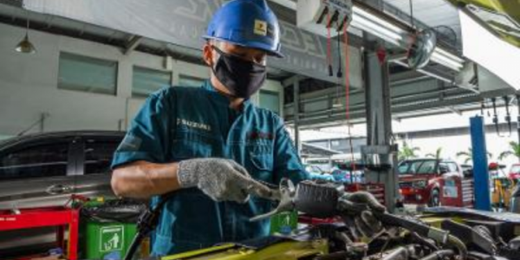 Suzuki Tawarkan Cek Kendaraan Gratis dan Diskon Suku Cadang Bagi Korban Banjir di Semarang