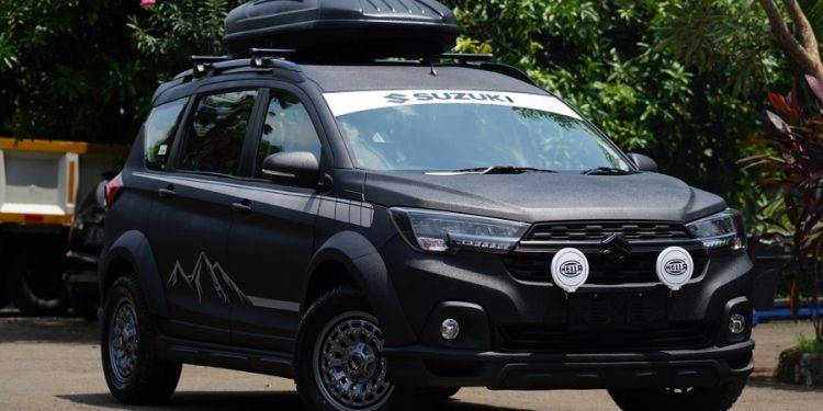 Suzuki XL7 Dimodifikasi Berkelir Hitam, Makin Gagah Siap Berpetualang
