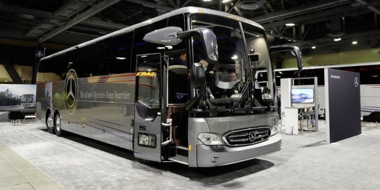 Tampil Perdana di AS, Bus Mercedes-Benz Tourrider Langsung Dapat Penglaris