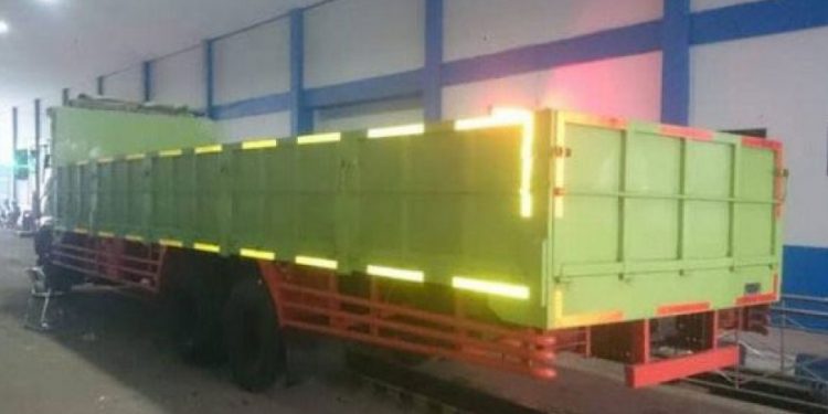 Tekan Angka Kecelakaan Tabrak Belakang Pada Truk, Kemenhub Galakan Pasang Stiker Pemantul Cahaya