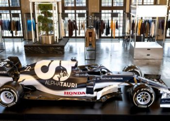 Tim Scuderia AlphaTauri Luncurkan Mobil Balap Baru Pakai Mesin Honda