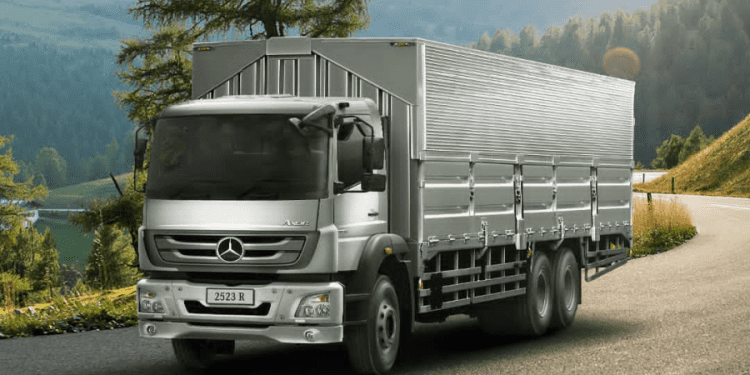 Tips Berkendara Sehat dan Aman Bagi Pengemudi Truk dan Bus