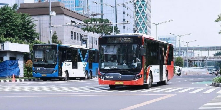 Transjakarta Perpanjang Jam Operasional pada PPKM Level 1, Cek Jadwalnya