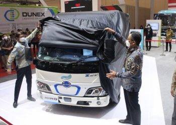 Truk Listrik Hino Dutro Z EV Tampil Perdana, Curi Perhatian GIIAS 2022