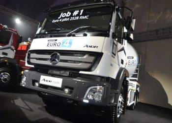 Truk Mercedes-Benz Axor Resmi Berstandar Euro 4, Makin Ramah dan Bertenaga