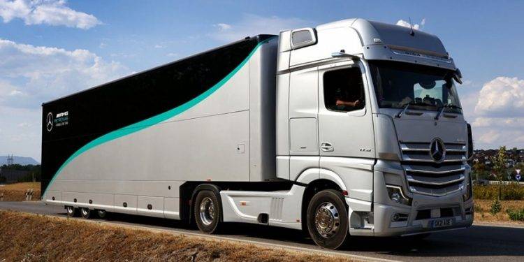 Uji Coba Truk Tim F1 Mercedes Pakai Bahan Bakar Biofuel, Mampu Kurangi Emisi 89 Persen