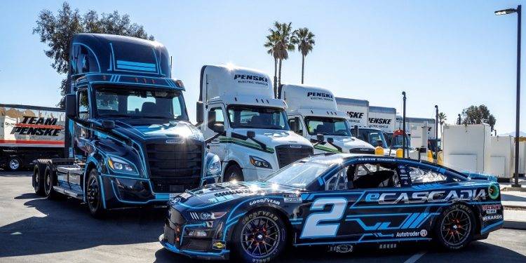 Ukir Sejarah Baru, Freightliner eCascadia Jadi Truk Listrik Pertama Tim Nascar Penske