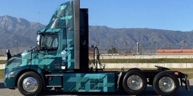 Volvo Luncurkan Truk Listrik VNR 8 Class, Mampu Tempuh hingga 250 km Sekali Jalan