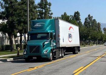Volvo – NFI Industries Tunjukkan Kemampuan Truk Listrik ke Berbagai Medan Operasi