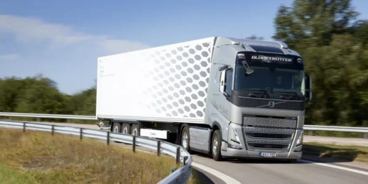 Volvo Trucks Tingkatkan Kecepatan Perpindahan Transmisi I-Shift Hingga 30%