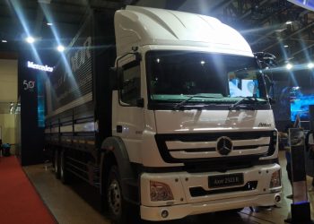 Wabah Corona Buat Penjualan Truk dan Bus Mercedes-Benz Anjlok