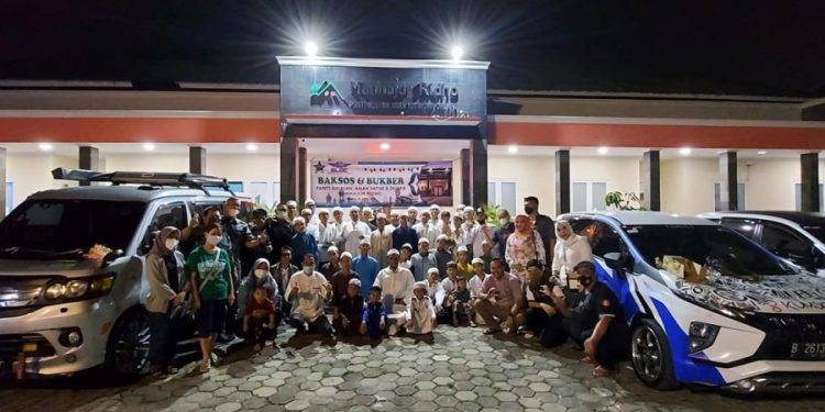 WCC Chapter Bekasi Patriot dan GLOC Gelar Bakti Sosial dan Buka Bersama di Panti Asuhan
