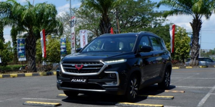 Wuling Almaz Raih Penghargaan Indonesia Digital Popular Brand Award 2021