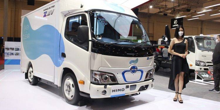 Masih Lakukan Study, Hino Belum Minat Jual Truk Listrik di Indonesia