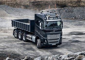 Canggihnya Fitur VDS Pada Truk Volvo, Bisa Digerakkan Dengan Remote Control