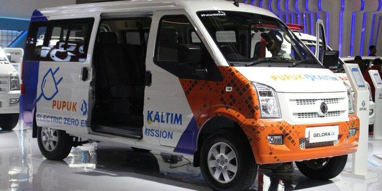 Pupuk Kaltim Borong 5 Unit DFSK Gelora E Buatan Lokal di IIMS 2023