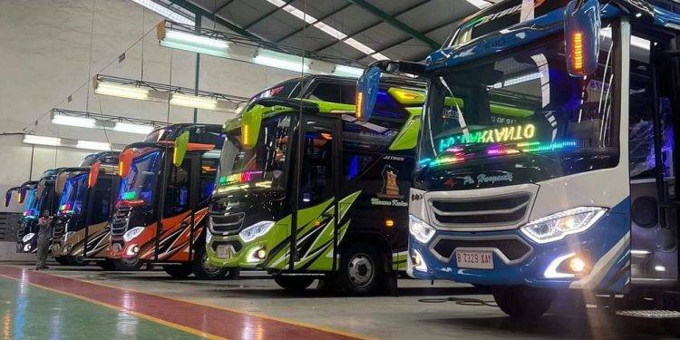 PO Haryanto Tambah 5 Bus Baru dari Karoseri Adiputro