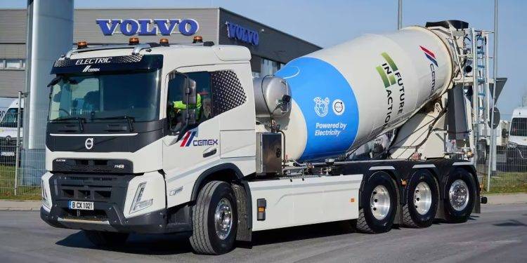 Volvo Kirim Truk Mixer Elektrik Pertama Ke Konsumen, Pakai Basis Truk FMX